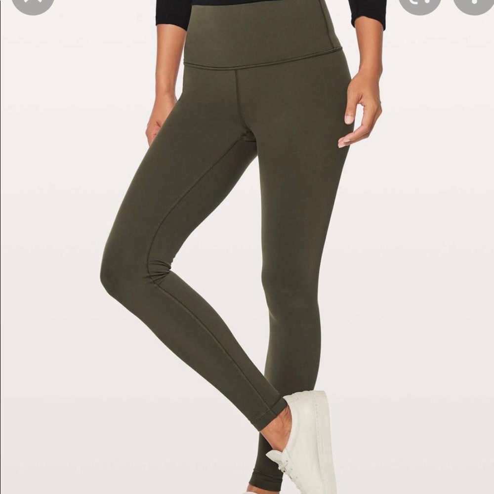 Like new Lululemon olive green wunder unders